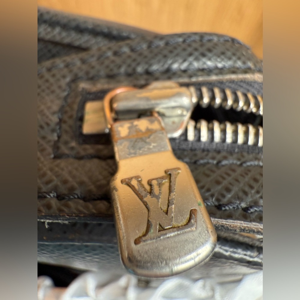 Louis Vuitton Black Tiaga Leather Briefcase - Picture 11 of 15
